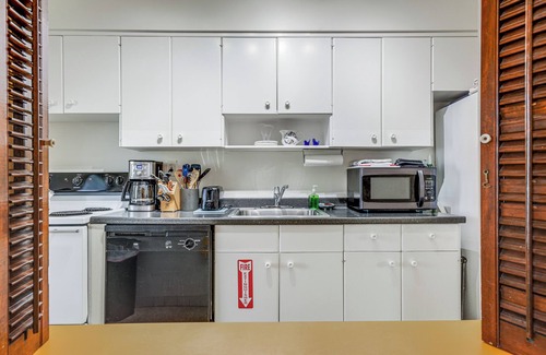 Nurmi Isles Apartment | Ft Lauderdale Apt w/Pool - 1 Mi to Beach Access!