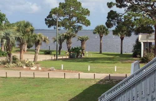 Panacea Condo | Full Cable And Sports And .two TVs.Wi-Fi Sleeps 6 Or More Full Kitchen.