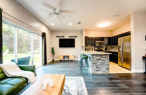 Chuluota House | Full House/HotTub/Mins to UCF