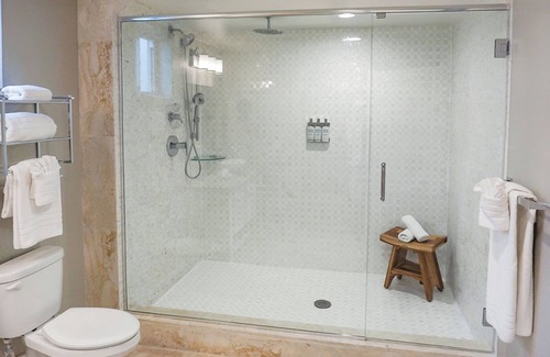 Challengers Resort | Full-Property Luxury Retreat - 12 Beds - Private Pool, Chef & Concierge