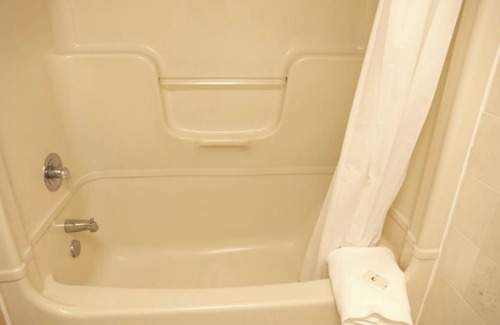 Niagara Falls Hotel | Fullerton Manor Inn