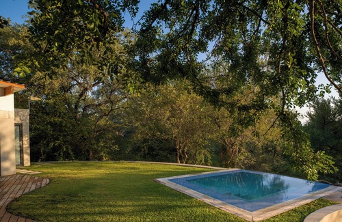 Hoedspruit Villa | Fully air conditioned grand suite with views to the riverine