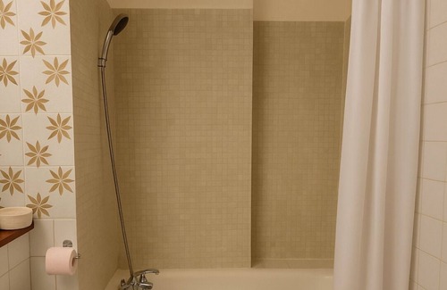 Les Platanes Apartment | Fully equipped F1 with balcony, quiet residence with swimming pool - Perpignan