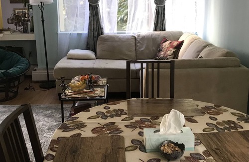 West Vancouver Apartment | Fully furnished apartment in a quiet neighbourhood, convenient location!