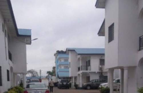Monrovia House | Fully Furnished & Serviced 1Bed apartment Twenty Three