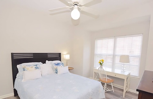 Virginia Beach House | Fully Furnished Affordable Townhouse in Virginia Beach