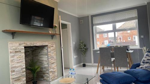 Durham House | Fully Serviced Three Bed House in Durham