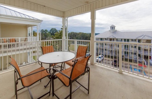 Flint Apartment | Fun 4 all family - Acqua Park 2BD /2BA with kitchen