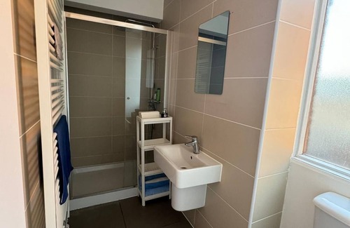 Angel Apartment | Fun Energetic Oasis in Islington - Sleeps6