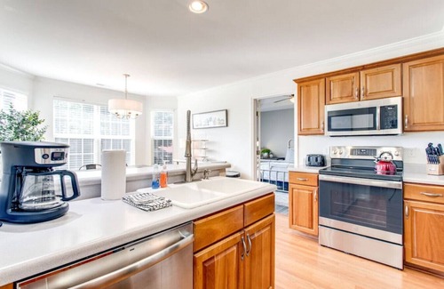 Spring Hill House | Fun-Filled Stay: Game Room*HOT TUB*