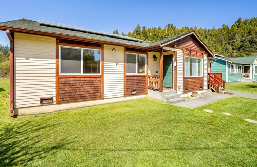 Orick Cabin | Fun Getaway w/ Two Separate Spaces, Gas Grill, Free WiFi & Private Patio