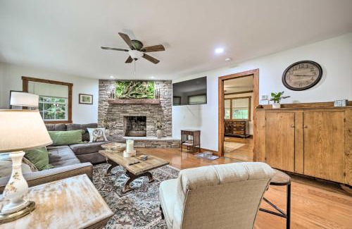 Highlands House | Fun Pet-Friendly Highlands Retreat with Fenced Yard!