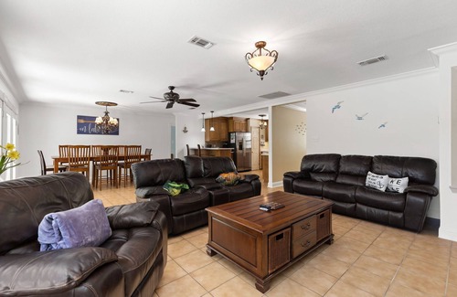 McQueeney House | Fun/Relaxing Lake House right on the water in Lake McQueeney!