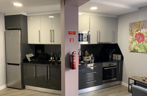 Sao Roque Apartment | Funchal Apt- Sleeps 2 - Pool & Parking - Madeira