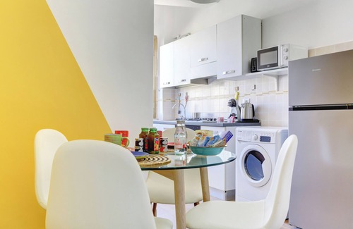 San Giovanni Apartment | Furio Camillo Studio - Metro A - Netflix