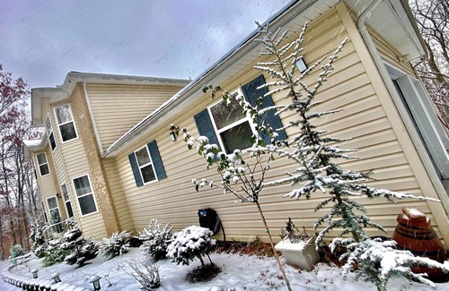 Saylorsburg House | Furnished 4-Bedroom Home in Saylorsburg – Move-In Ready