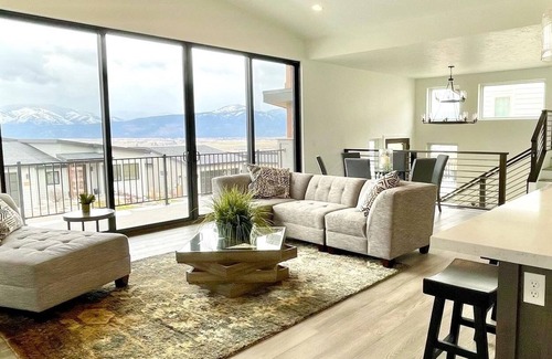 DeSmet House | Furnished Monthly Rental- CLEAN, FAMILY FRIENDLY SUBDIVISION, great location