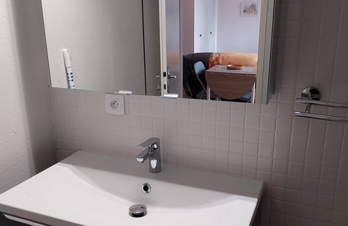 Greoux-les-Bains Apartment | Furnished studio to rent for spa treatments or vacations pets welcome