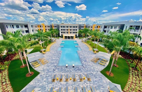 Deerwood Apartment | Fusion 1406 · Top floor modern getaway w/resort amenities!