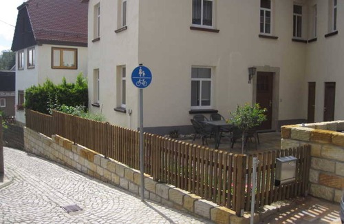 Bad Klosterlausnitz Apartment | FW Orange - Guesthouse Gimper