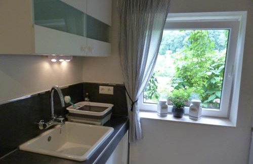 Adenau Bed & Breakfast | Gästezimmer Am Hüstert