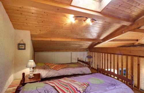 Valfleury House | Gîte au calme avec terrasse, idéal randonnées - FR-1-496-99