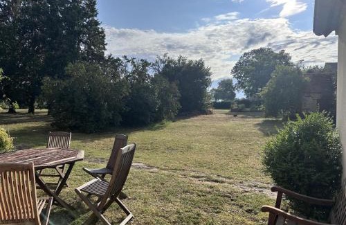 Toulon-sur-Allier House | Gîte confortable à Toulon-sur-Allier avec jardin et terrasse - FR-1-489-463