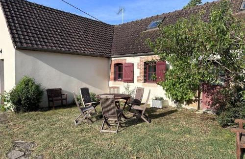 Toulon-sur-Allier House | Gîte confortable à Toulon-sur-Allier avec jardin et terrasse - FR-1-489-463