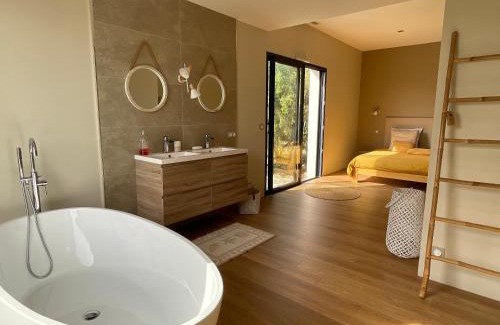 Cazevieille House | Gîte d'exception 4étoiles "La Villa du Pic St Loup"