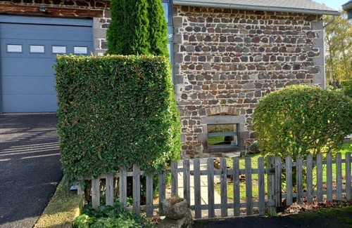 Nebouzat House | Gîte de Charme au Cœur des Volcans