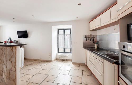 Reau Apartment | Gîte du Clocher - Appt 6p avec terrasse