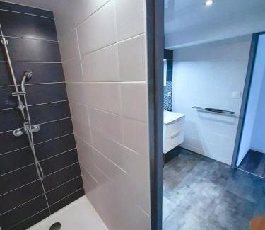 Chambretaud House | Gîte du marié à 7mn du puy du F0U