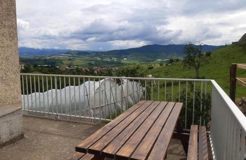 Saint-Romain-en-Jarez House | Gîte en campagne près de Lyon, idéal pour familles, avec jardin et jeux - FR-1-496-286