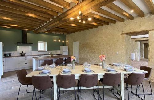 La Mesniere House | Gîte familial avec cheminée historique et babyfoot - FR-1-497-209