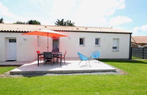Saint-Philbert-de-Grand-Lieu House | Gîte au calme avec jardin privé, vélos gratuits, équipements bébé et garage - proche de Nantes et plages - FR-1-306-980