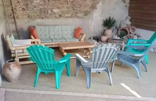 Thorigny House | Gîte le Marillet converted barn with covered swimming pool for 9 people, Vendée.