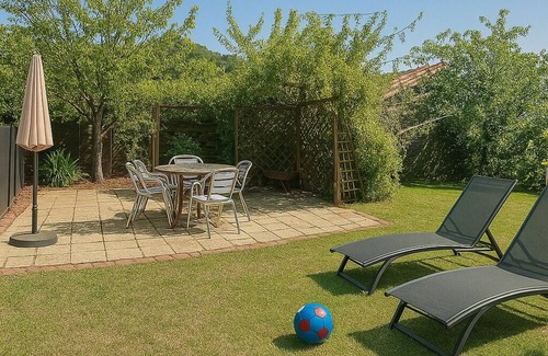 Doue-en-Anjou House | Gîte Les Vignes sleeps 6