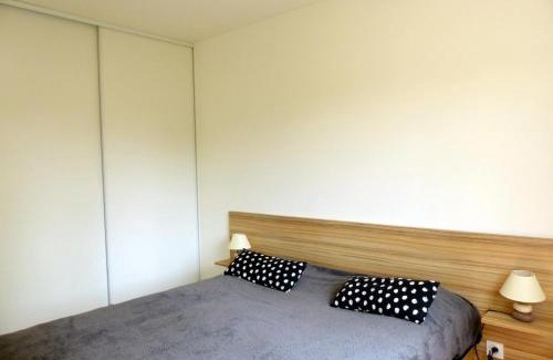 Saint-Remy-en-Rollat House | Gîte moderne avec terrasse, animaux acceptés - FR-1-489-492