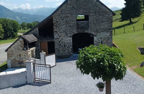 Asson House | Gîte Nouguè de bach, a small 2-star Béarnaise house