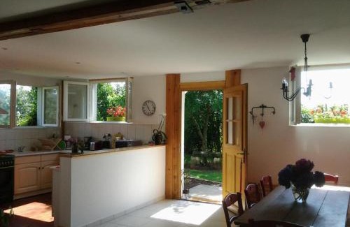 Avermes House | Gîte rénové à Moulins avec piscine partagée - FR-1-489-324