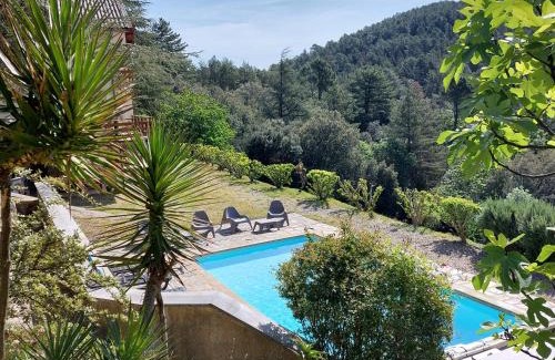 Genolhac House | Gîte " villa Les Cèdres" En cévennes avec vue panoramique et piscine chauffée