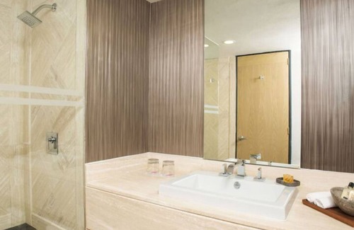 Reforma Hotel | Galeria Plaza Reforma - Brisas Business Club