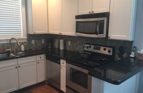 Galveston House | Galveston TX - Pointe West Cottage - Sleeps 10 - Golf Cart Included - Pets Free