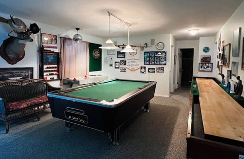 Nelson House | Game Cave with Hot Tub