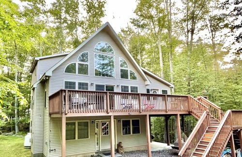 Locust Lake Village Ski Chalet | Game Room, Fire Pit, Close to Hiking& Skiing, Quiet St., Fall in the Mountains