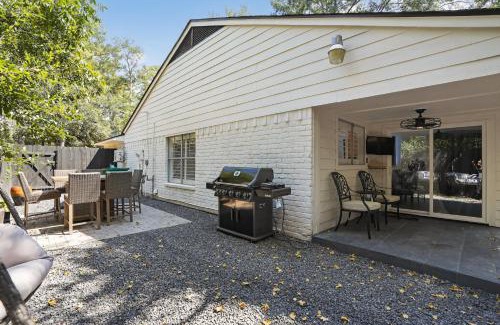 Grogan's Mill House | Game-Themed Stay with Hot Tub & Arcade home