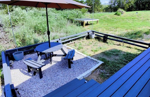 Burnet Cabin | Gamer's Off-Grid & Secluded Getaway, Pets ALLOWED