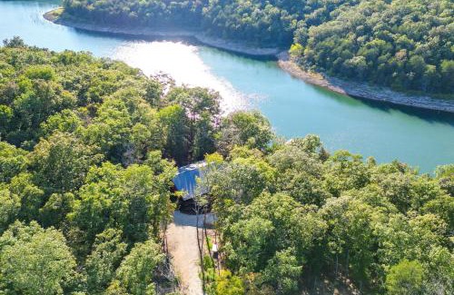 Garfield House | Games and Fire Pit Waterfront Beaver Lake Home!