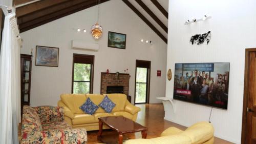 Tea Gardens House | 'gams Road Retreat'