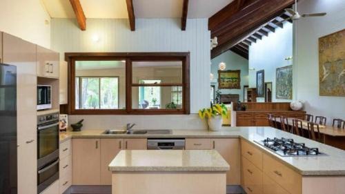 Tea Gardens House | 'gams Road Retreat'